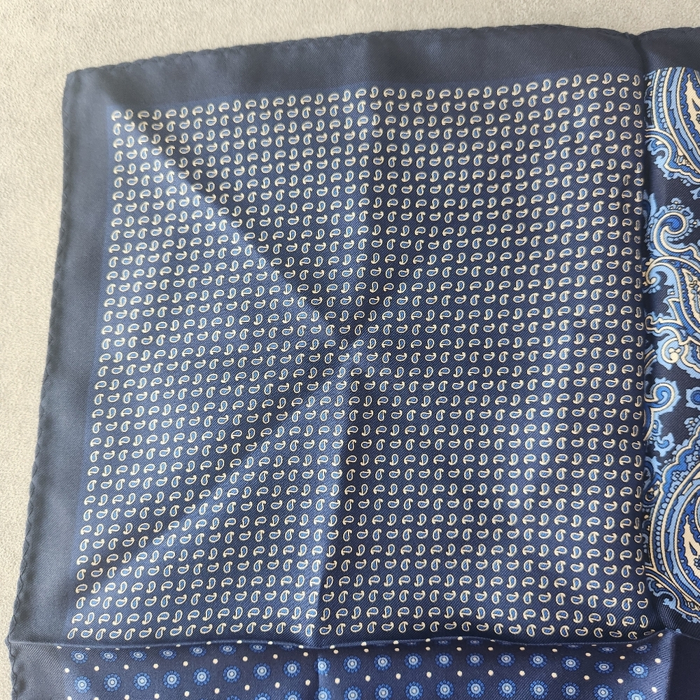 Cremieux Pocket Square 4 Panels Blue Paisley 100% Silk Foulard Pochette New $35 - Picture 7 of 11